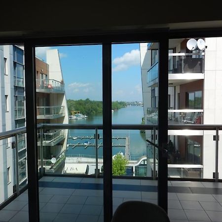 Imadnivalo Medences Hotellakas Szaunaval. Boedapest Buitenkant foto